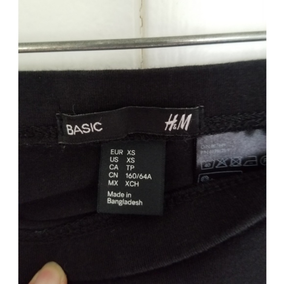 Basic Black Mini Skirt - Picture 2 of 2